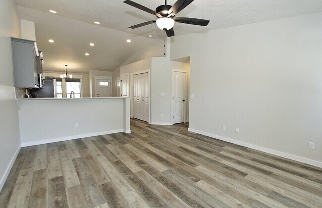 Building Photo - 1701 Netley Meridian