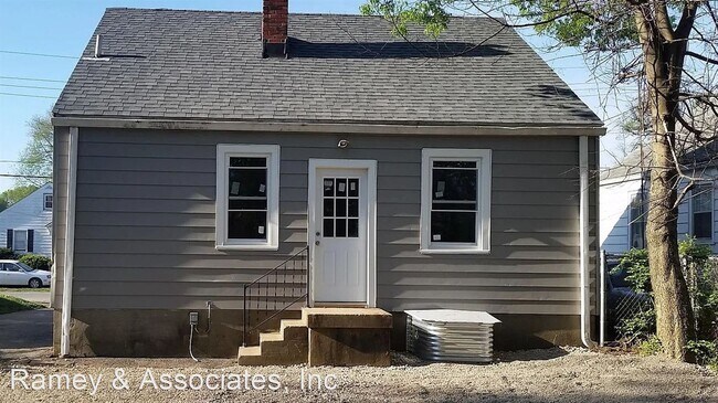 Building Photo - 4 br, 2 bath House - 609 Compton St