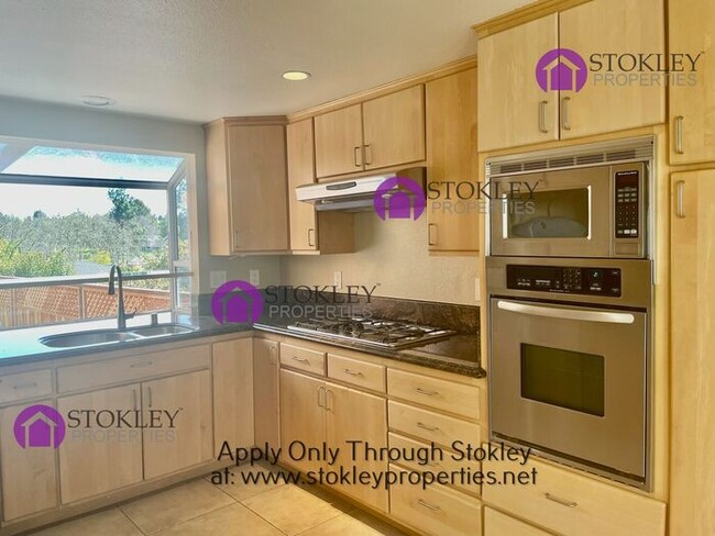Building Photo - Stokley Properties Presents 621 Los Robles...