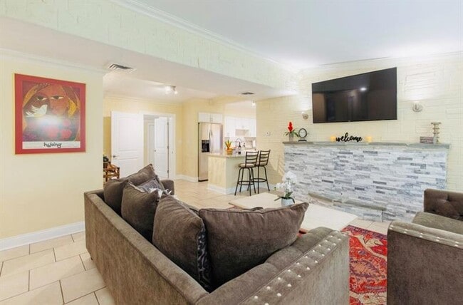 Building Photo - 279 Hach Ln