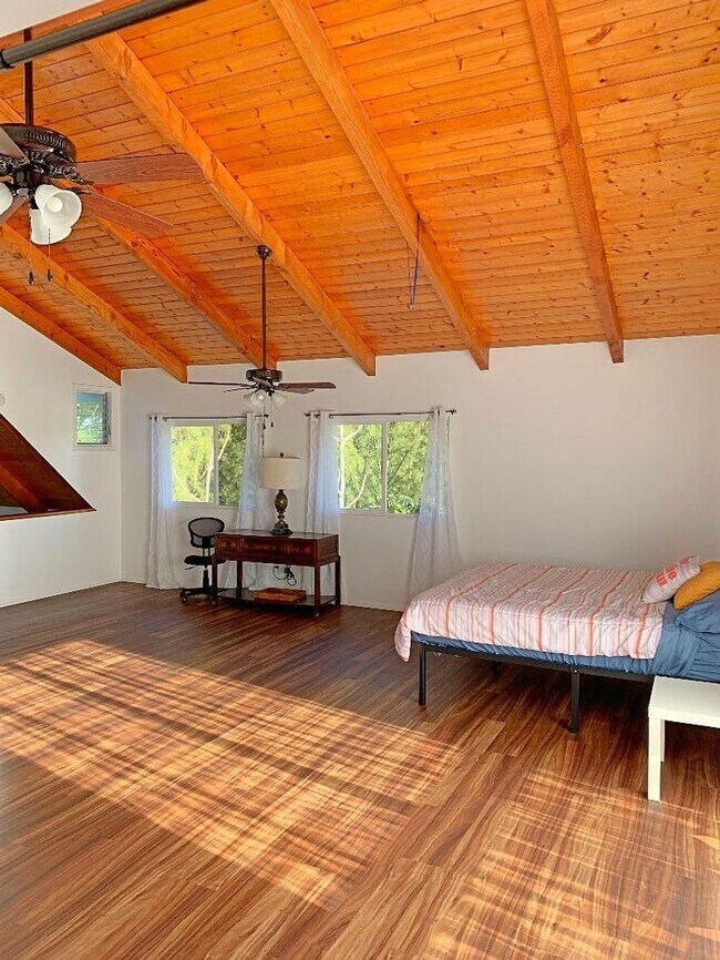 Foto del edificio - Beautiful Oceanfront 3 Bedroom Unit on Kal...