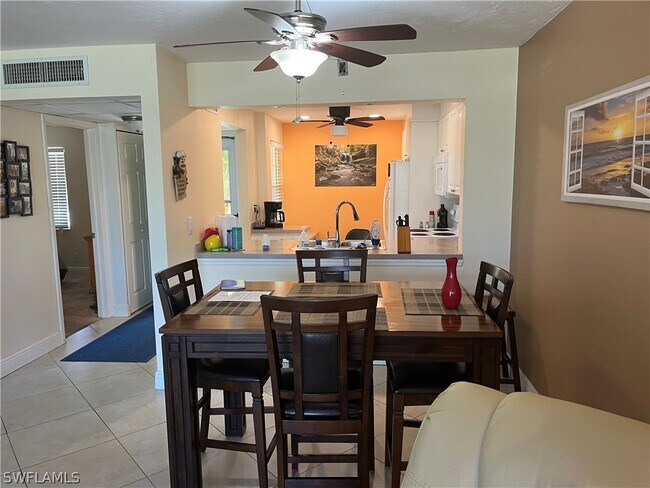 Foto del edificio - 1085 Forest Lakes Dr