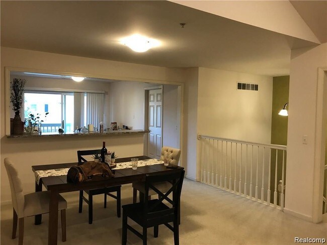 Foto del edificio - 28255 Carlton Way Dr