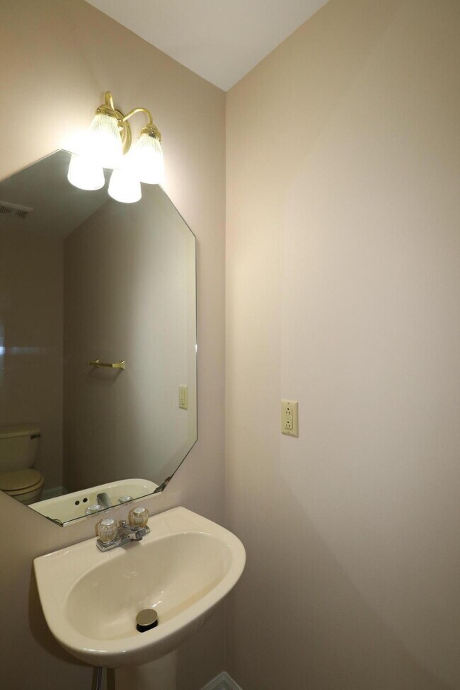 Foto del edificio - 3852 Sugar Creek Dr
