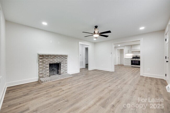 Building Photo - 3113 Monroe Way