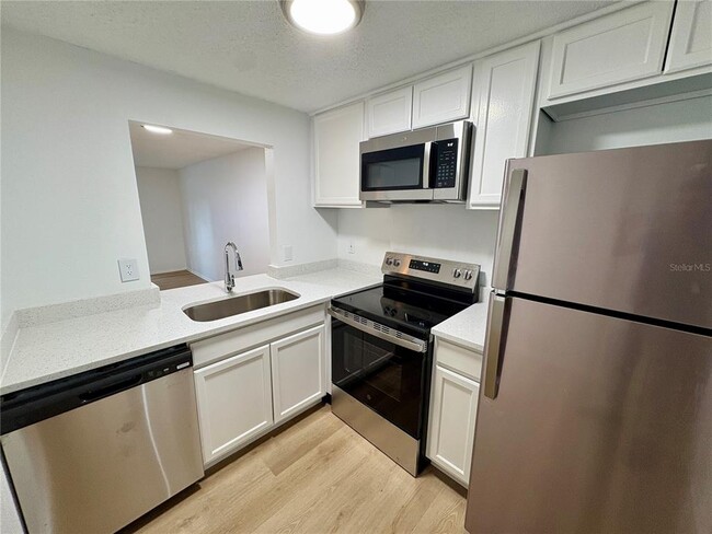 Building Photo - 308 57th Ave Dr E