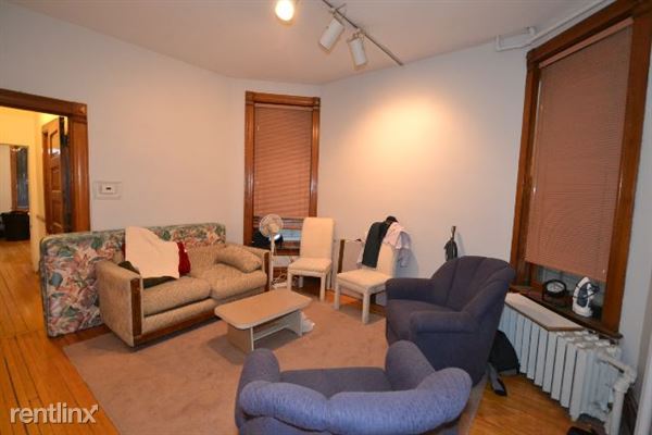 Building Photo - 2661 N Burling St