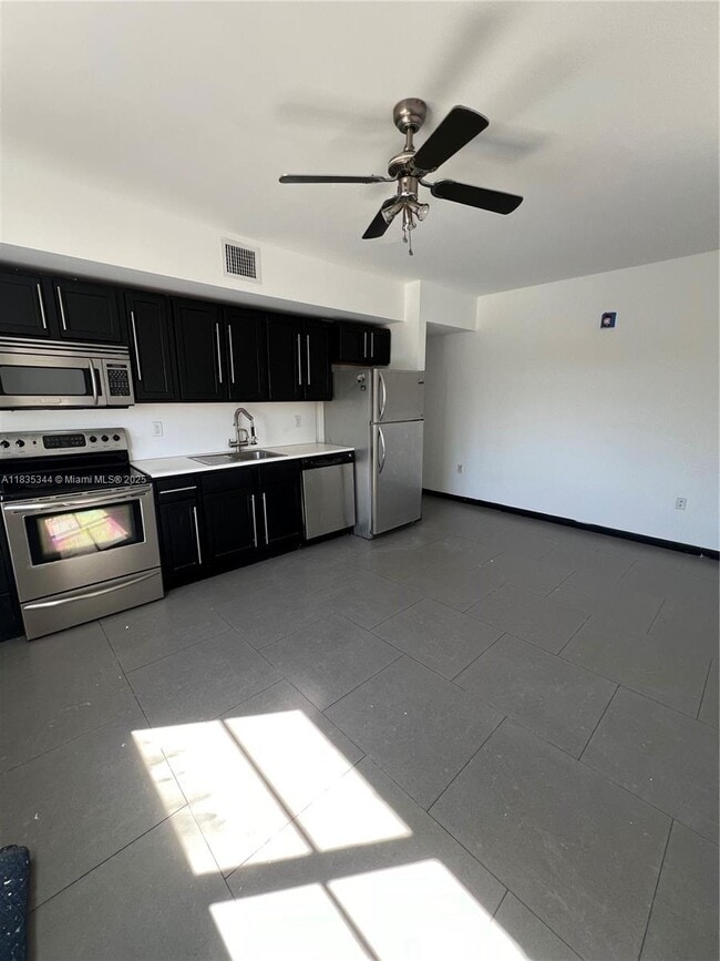 Foto del edificio - 1876 SW 11th Terrace