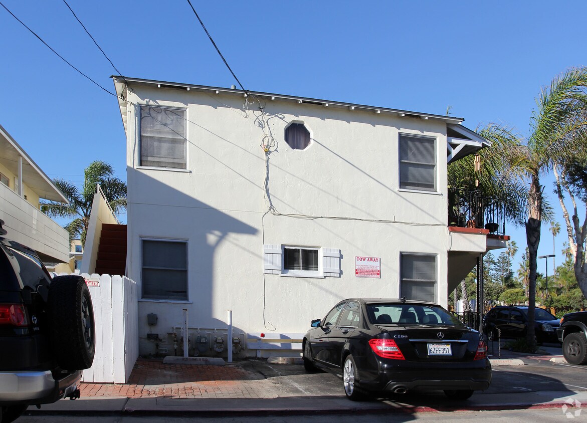 Building Photo - 4004-4018 Mission Blvd