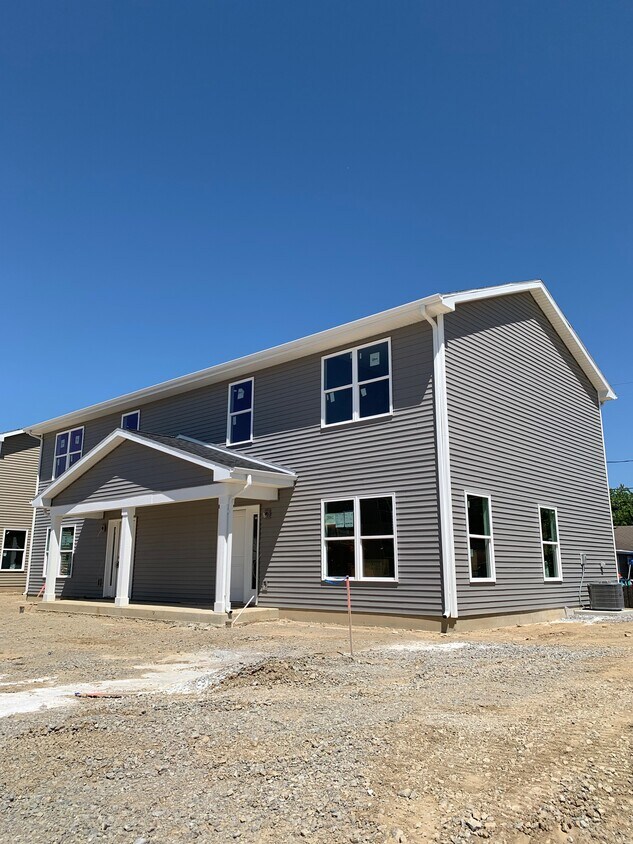 The Reserve at Avalon Townhomes 2002 Galahad Cv Fort Wayne, IN