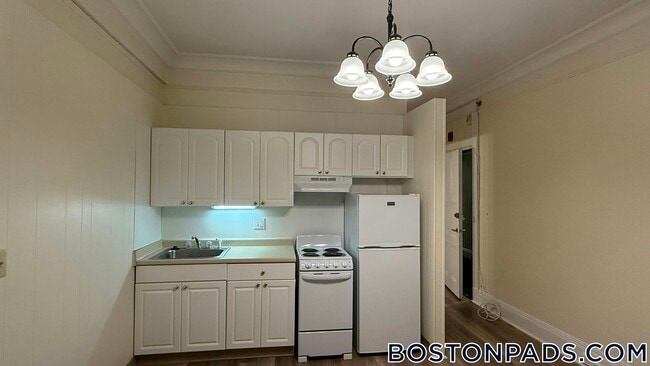 Building Photo - 62 Boylston St