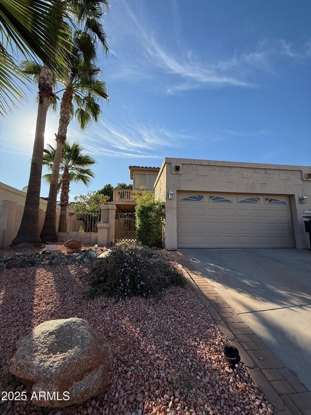 Foto principal - 1623 E Bluefield Ave