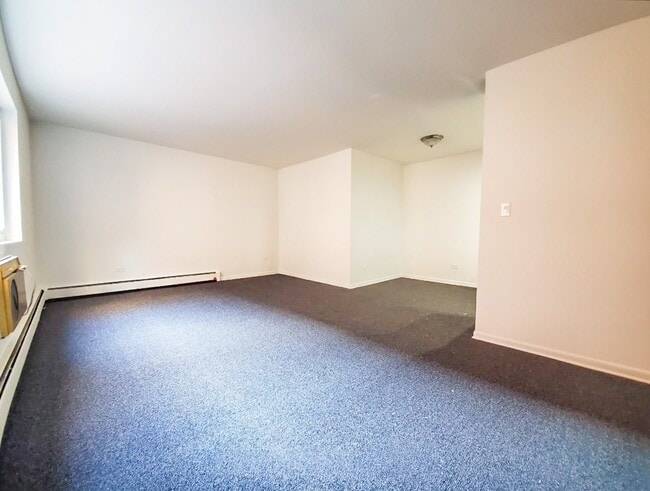 Building Photo - 520 W Aldine Ave