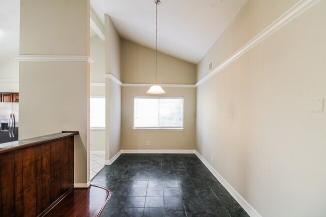 Building Photo - 15102 4 Winds Dr