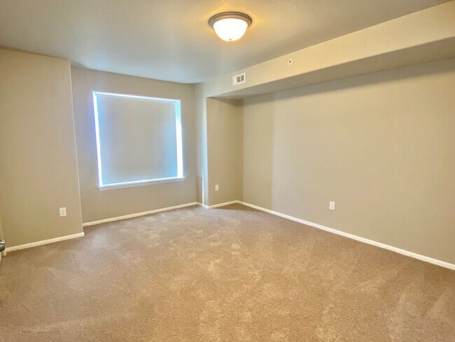 Foto del edificio - West Greeley Spacious Townhome!