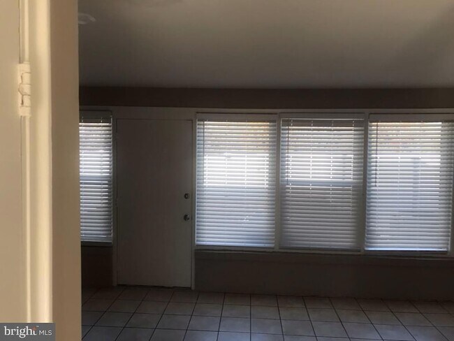 Foto del edificio - 2050 Nike Dr