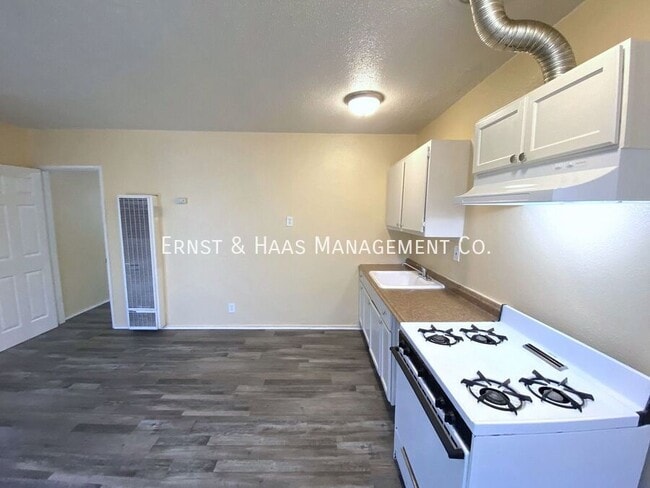 Building Photo - 13812 S Avalon Blvd