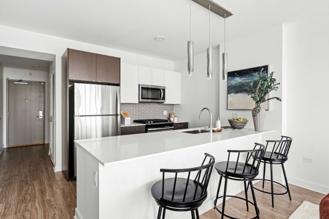 Photo - 1335 S Michigan Ave Apartment