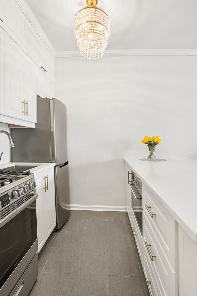 Foto del edificio - 330 E 83rd St