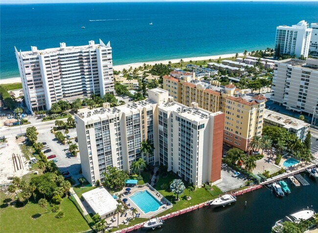 Building Photo - 1391 S Ocean Blvd