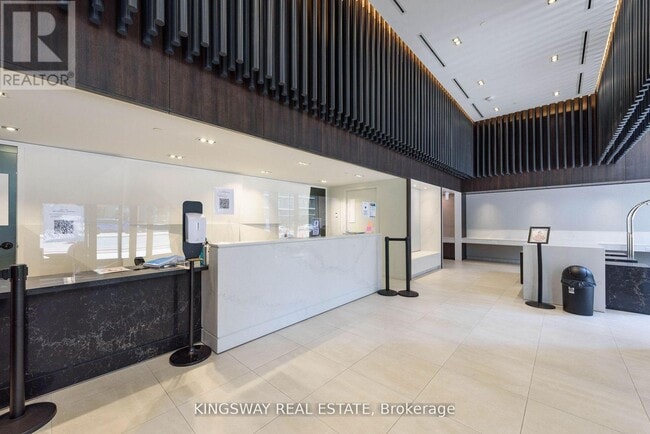 Photo du bâtiment - 4065 Confederation Pkwy