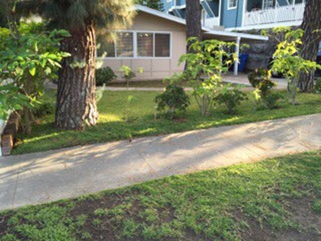 Foto del edificio - 12340 Moorpark St