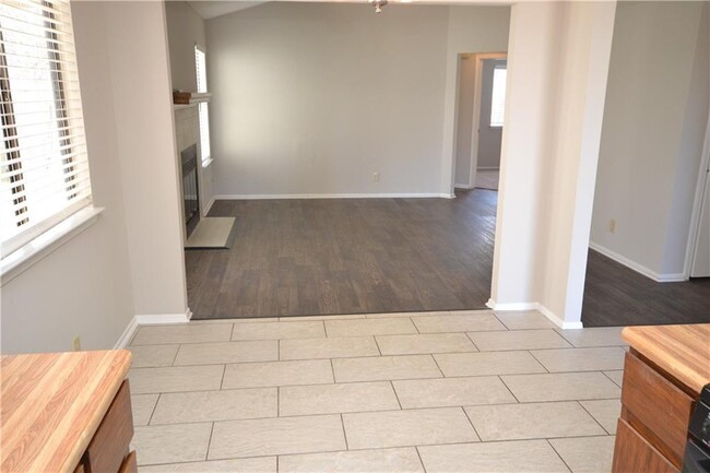 Building Photo - 1105 Green Valley Cove