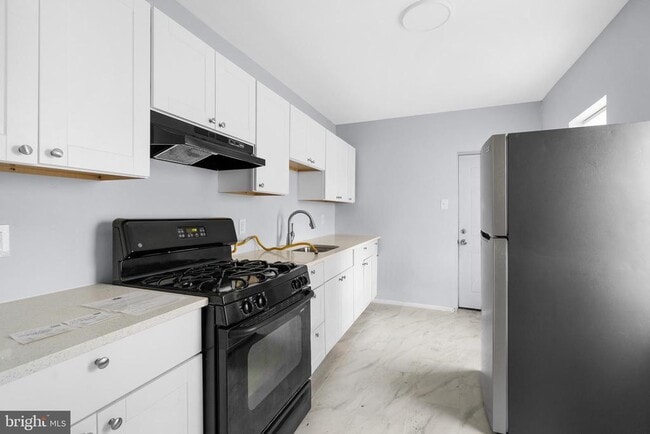 Building Photo - 707 Royden St