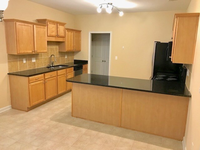 Building Photo - 8809 Glen Crossing