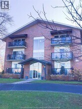 Building Photo - 1805 Riverside Dr W