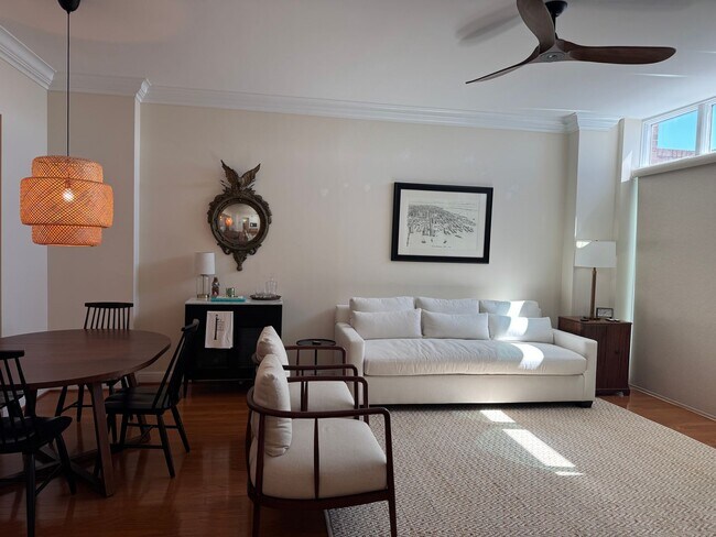 Foto del edificio - Beautiful view from this furnished condominium