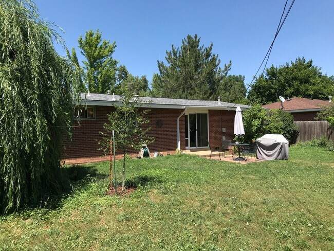 Foto del edificio - 3 Bed 1 Bath Ranch Home in Martin Acres!  Large Backyard!