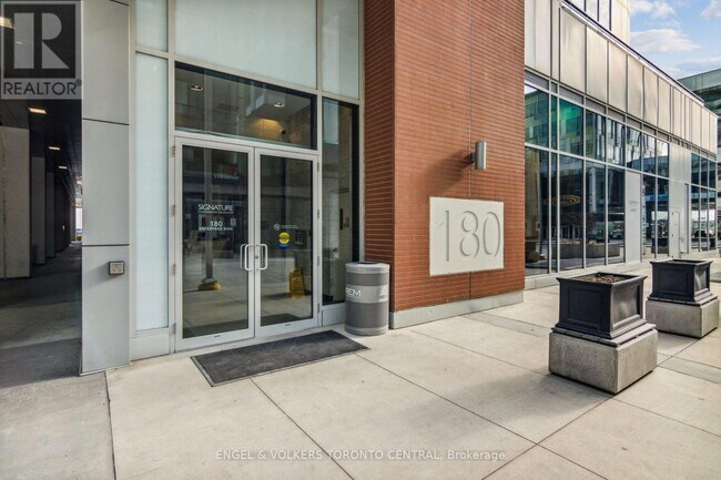 Photo du bâtiment - 180 Enterprise Blvd