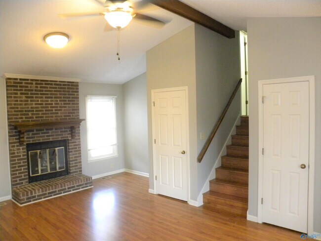 Foto del edificio - 128 Lewis Ln