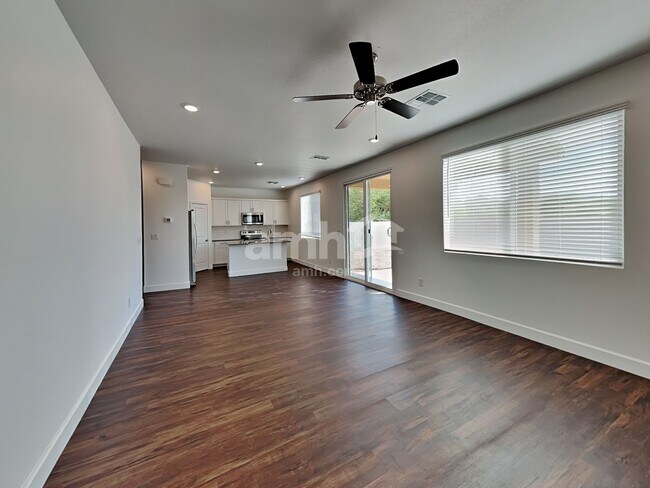 Foto del edificio - 4235 W St Charles Avenue