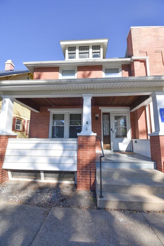 Foto principal - Large Home in Loganton with 1 Car Garage!