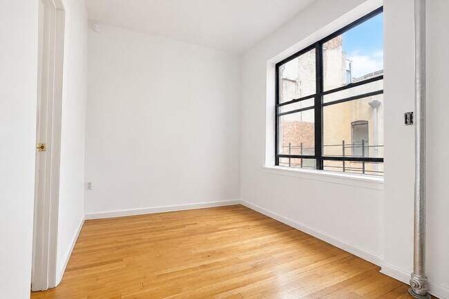 Foto del edificio - 201 W 105th St