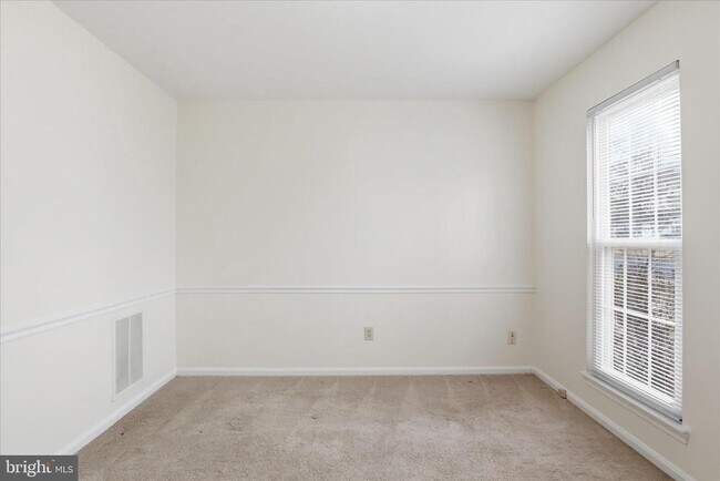 Foto del edificio - 5516 Dunsmore Rd