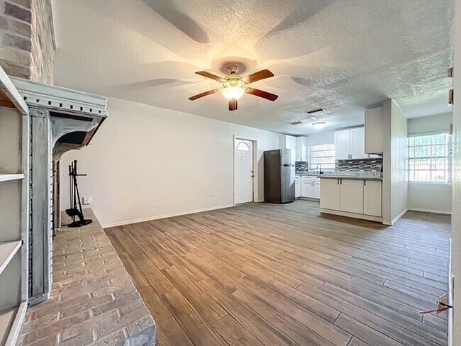 Foto del edificio - Two Bedroom, Two Bath in Sanford - Priced ...