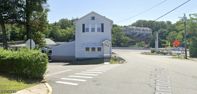 Primary Photo - 17 Lafayette Ave