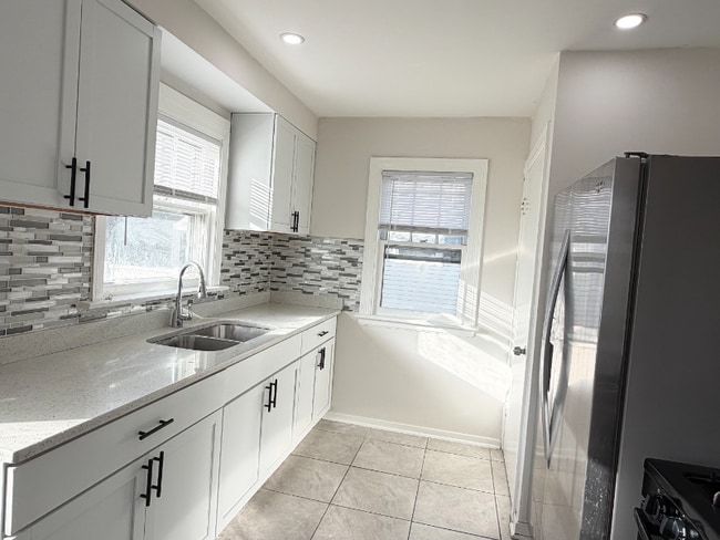 Foto del edificio - 18534 Wentworth Ave