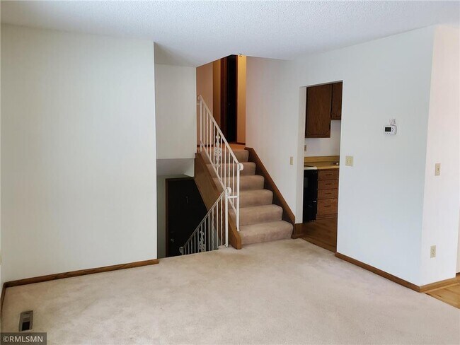 Foto del edificio - 8625 S Maplebrook Cir