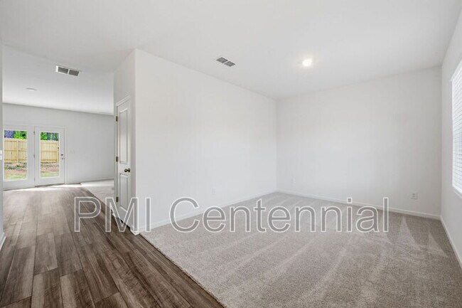 Foto del edificio - 319 Bandimere Pkwy