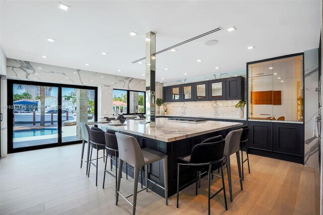 Foto del edificio - 3343 NE 166th St