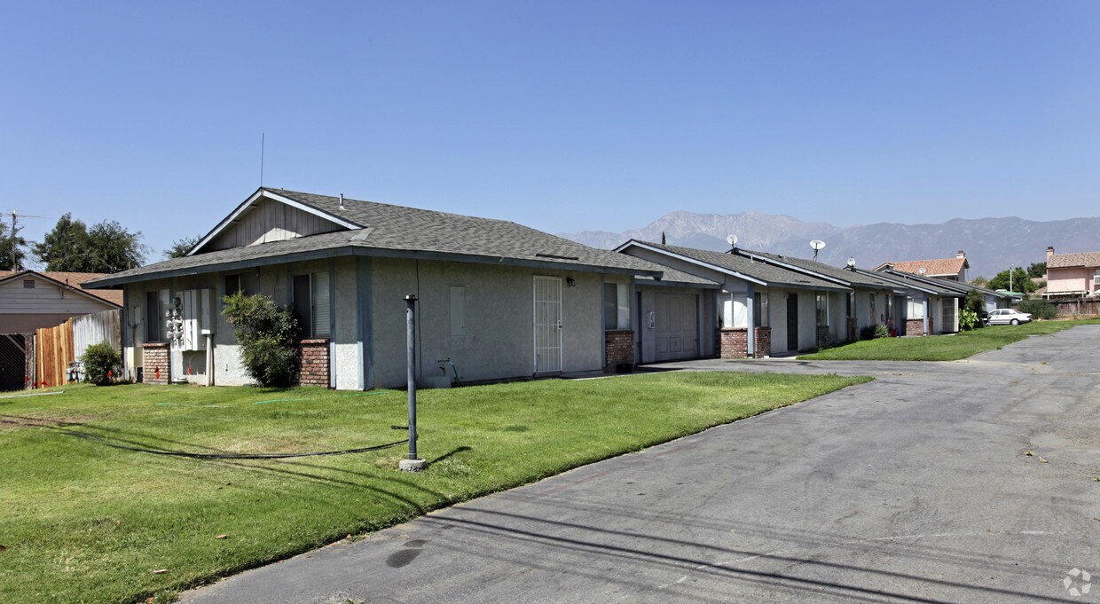 Primary Photo - 13962 Arrow Blvd