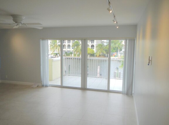 Water View Living Room, Kitchen, Dining Area, Breakfast Bar - 53 Isle Of Venice Dr