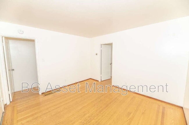 Building Photo - 3023 Yolo Ave