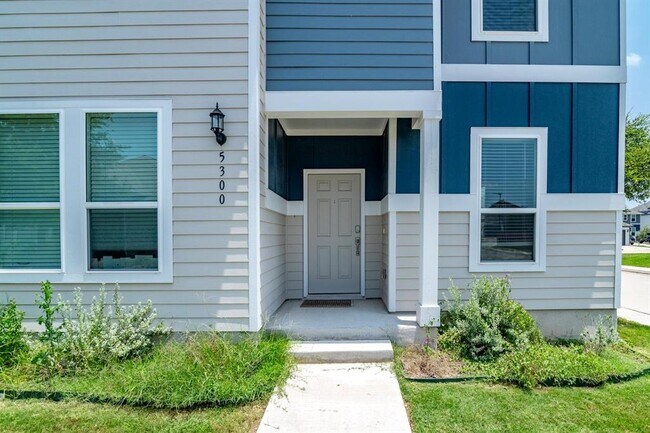 Foto del edificio - 5300 Mulberry Grove Ln