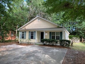 Building Photo - 313 Hillsdale Dr
