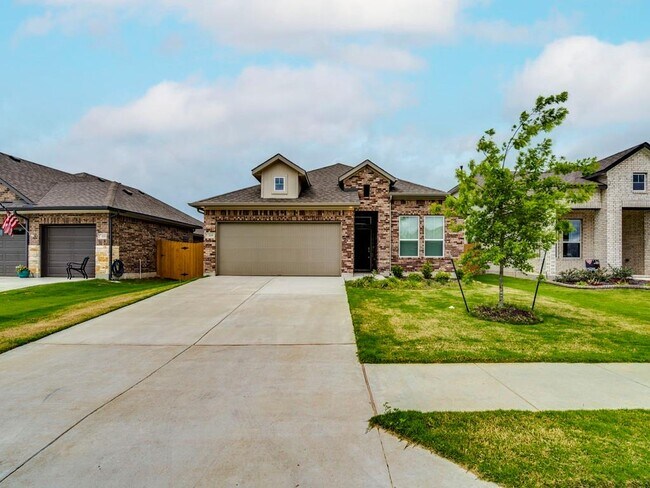 Foto del edificio - 709 Bridle Creek Dr